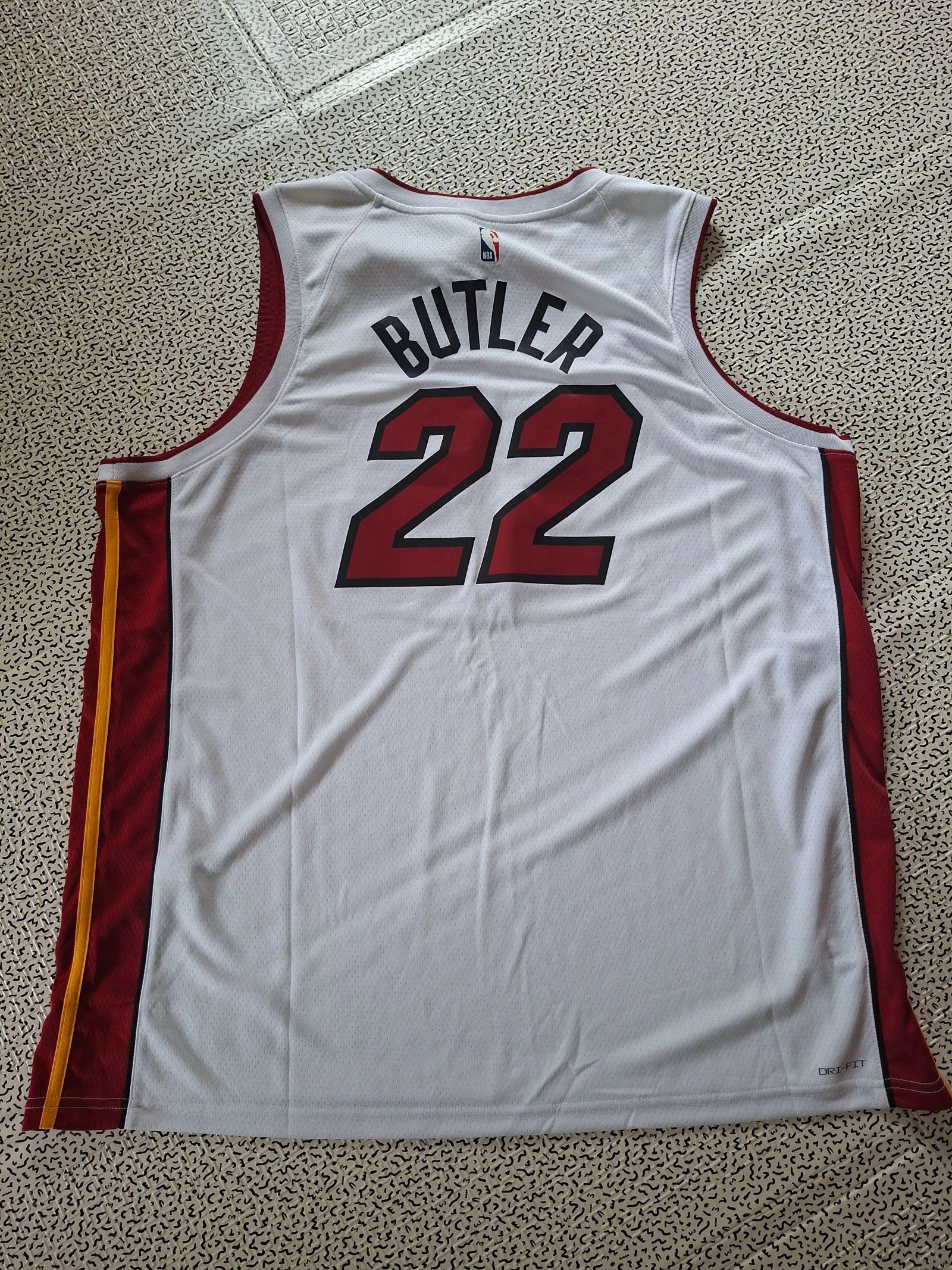 Camiseta NBA Nike Miami Heat Jimmy Butler 22 Edição Association 3XL Nova com etiqueta – photo 12
